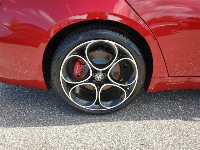 New 2022 Rosso Red Etna Exterior Paint Alfa Romeo Veloce image 5