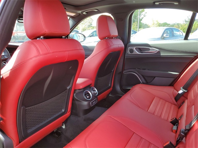 New 2022 Rosso Red Etna Exterior Paint Alfa Romeo Veloce image 9