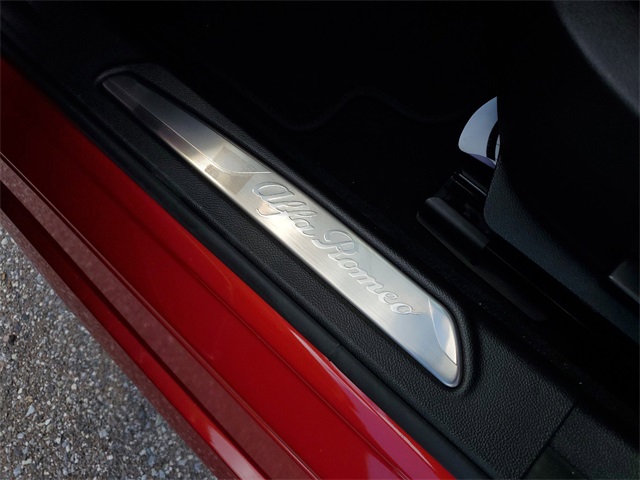 New 2022 Rosso Red Etna Exterior Paint Alfa Romeo Veloce image 19