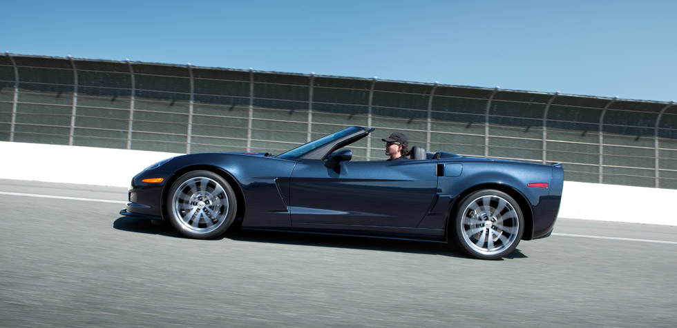 Description: C:\Users\Bill\Desktop\Corvette 427 Convertible Sports Car _ Chevrolet_files\2013-corvette-427-model-overview-exterior-cnt-well-1-980_002.jpg