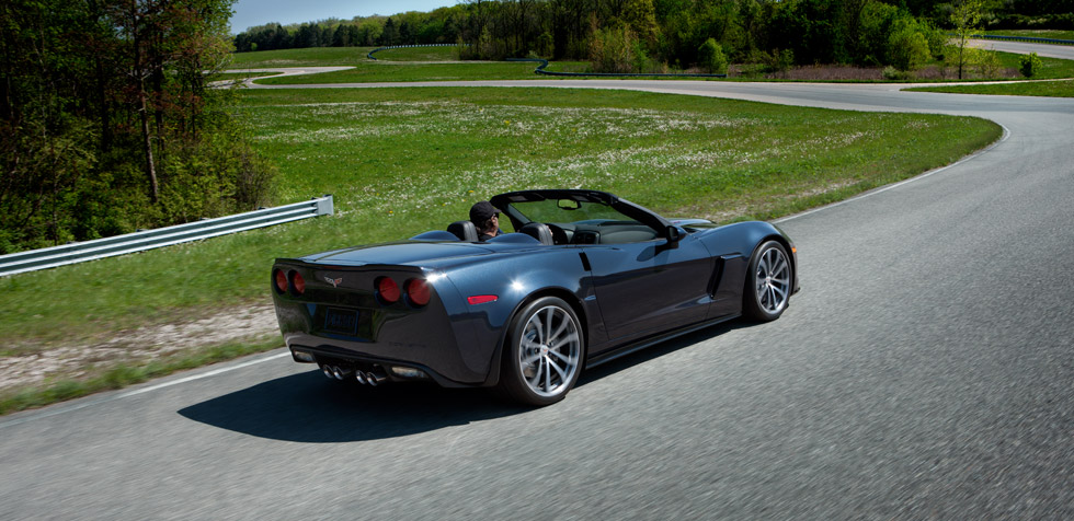 Description: C:\Users\Bill\Desktop\Corvette 427 Convertible Sports Car _ Chevrolet_files\2013-corvette-427-model-overview-exterior-cnt-well-1-980_004.jpg